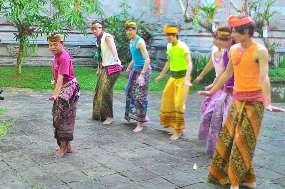 Balinese Dance Class & Tanah Lot Sunset Tour