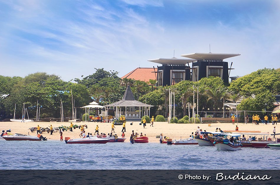 Half Day 3 in 1 - Banana Boat, Coral Underwater Walks and Fly Fishing Nusa Dua Tour