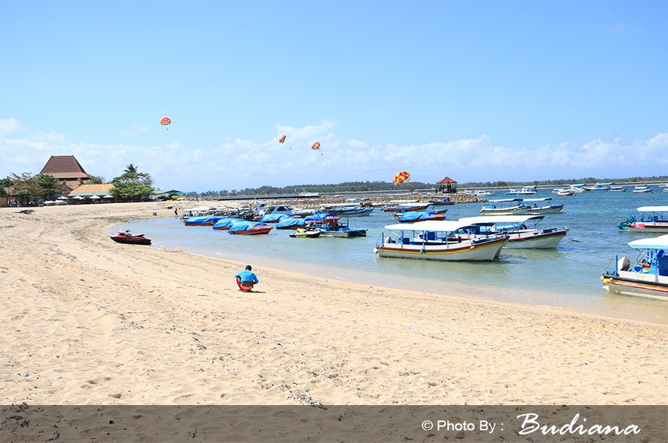 Half Day 3 in 1 - Banana Boat, Coral Underwater Walks and Fly Fishing Nusa Dua Tour