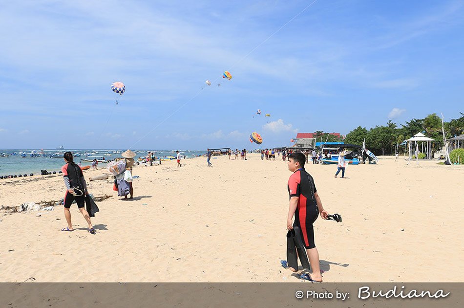 Half Day 3 in 1 - Banana Boat, Coral Underwater Walks and Fly Fishing Nusa Dua Tour