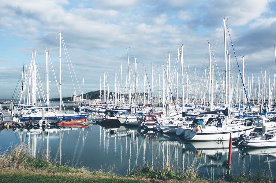 Afternoon Malahide Castle & Northern Coastal Group Tour