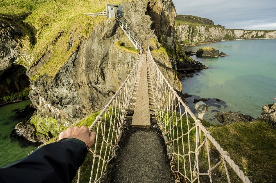 Giants Causeway Fully Guided Group Experience