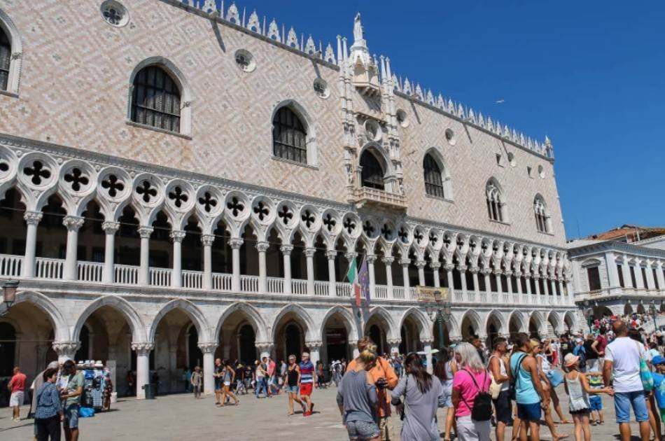Afternoon Doge's Palace and Gondola Group Tour – Skip the Line