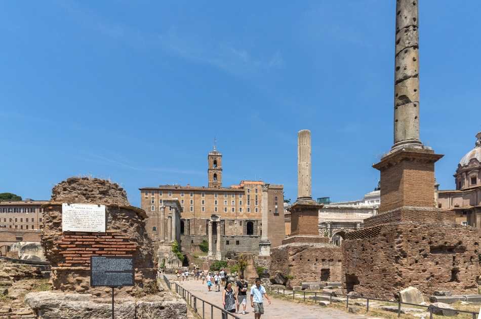 Ancient Rome Tour: Colosseum, Roman Forum & Palatine Hill With Pick-up Morning Tour