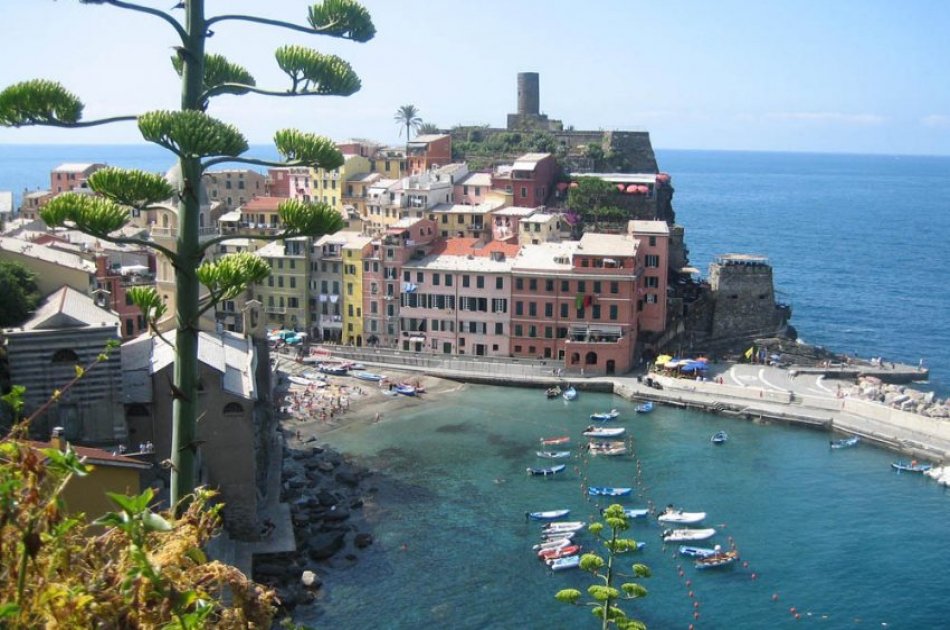 Cinque Terre Day Tour from Milan