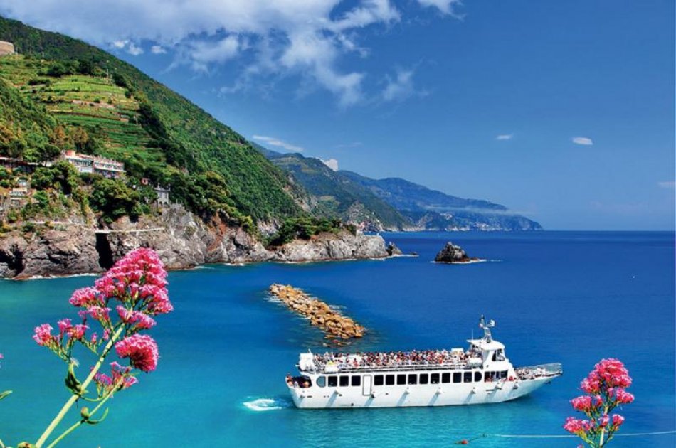 Cinque Terre Day Tour from Milan
