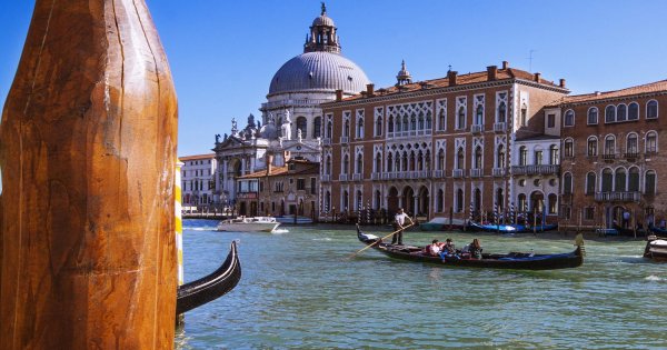 Enchanting Venice - Private Gondola Experience