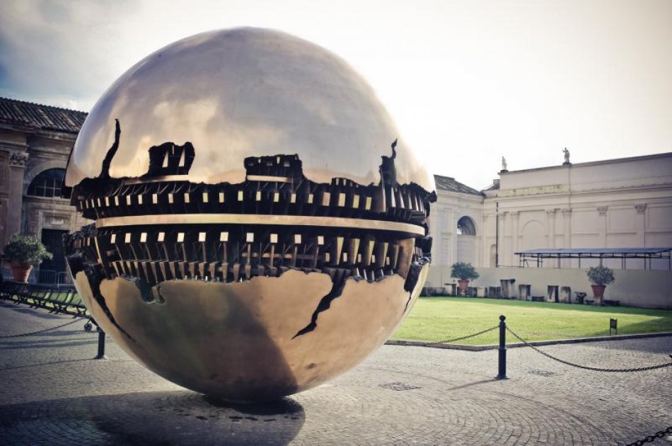 Explore the Vatican Museum Before the Crowds !