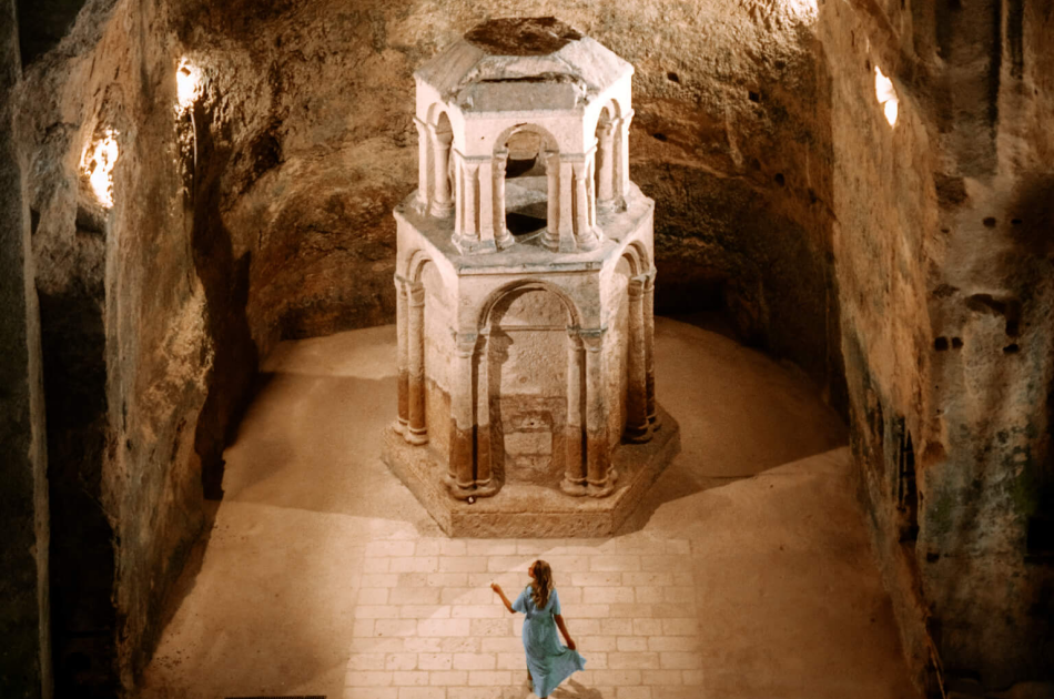 Fall Into History and Explore the Vatican Museums & Underground Rome All in 1 Day 