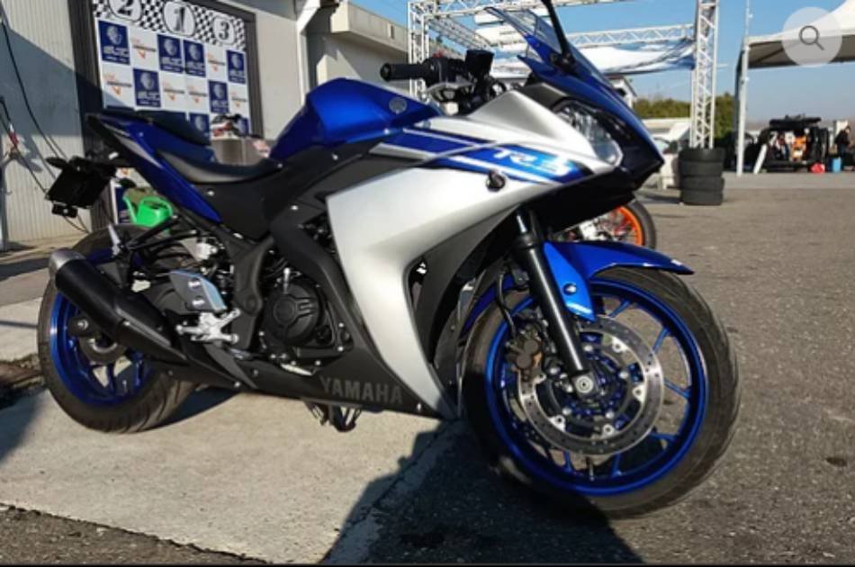 Full Day On a Thrilling Motorcycle Racing Course