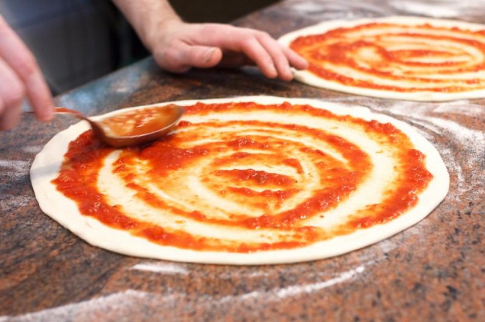 Learn From the Best Italians in This Pizza Making Class