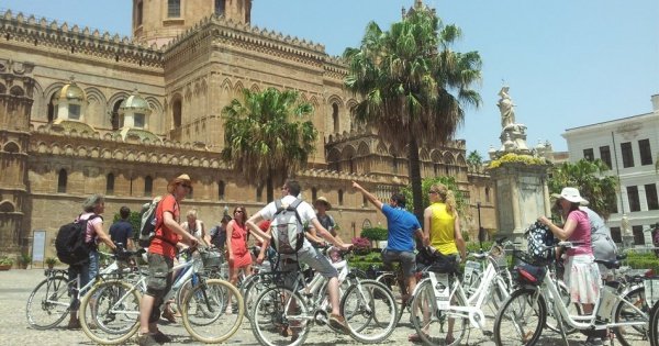 Palermo Old Town Bike Tour in Sicily