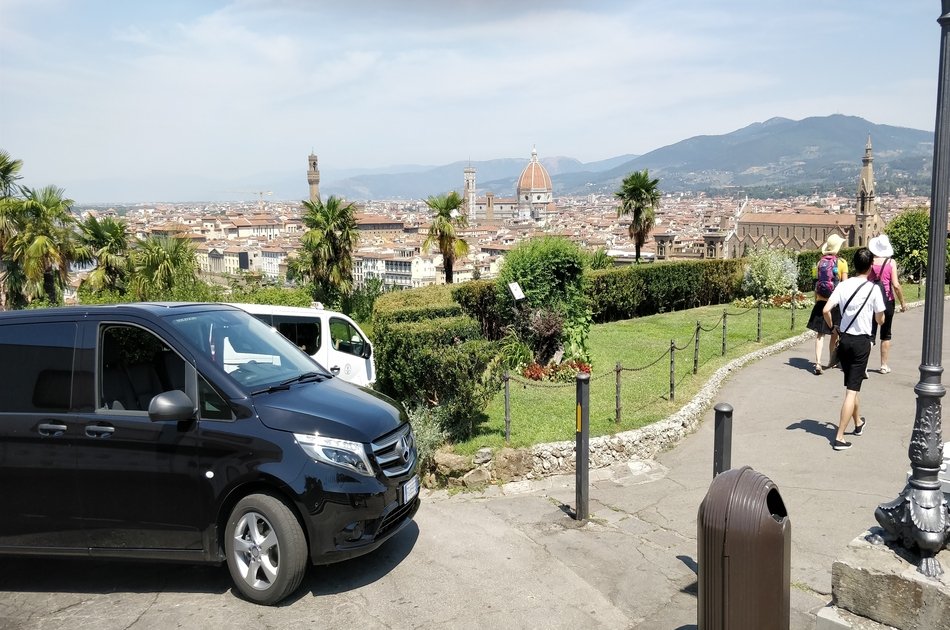 Private Driver in Tuscany - Full Day Tour including Pisa and Florence