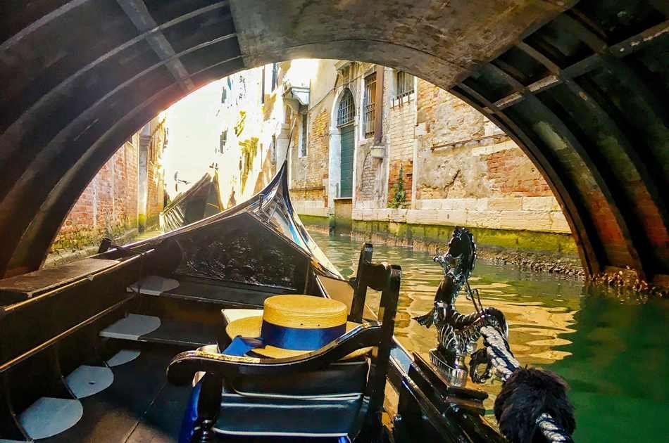 Private Gondola Ride and Dinner in Venice