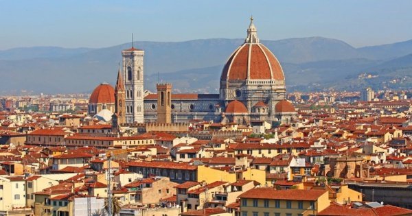 Private Tour of Uffizi Gallery & Holy Cross Church From Florence