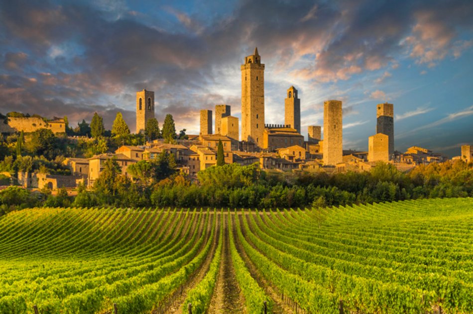 San Gimignano in Tuscany Day Tour by Luxury Minivan & English Guide/Driver