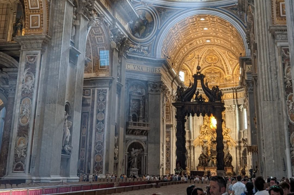 Semi-private Tour of the Vatican Museums With Pick Up