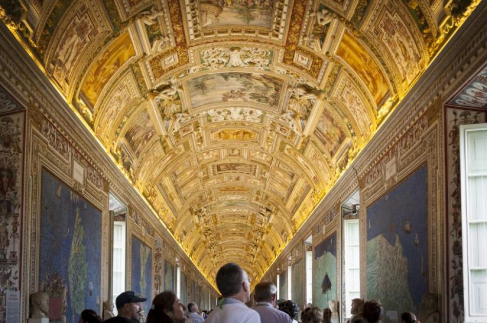 Spend your Morning at The Vatican Museum with Delicious Breakfast 