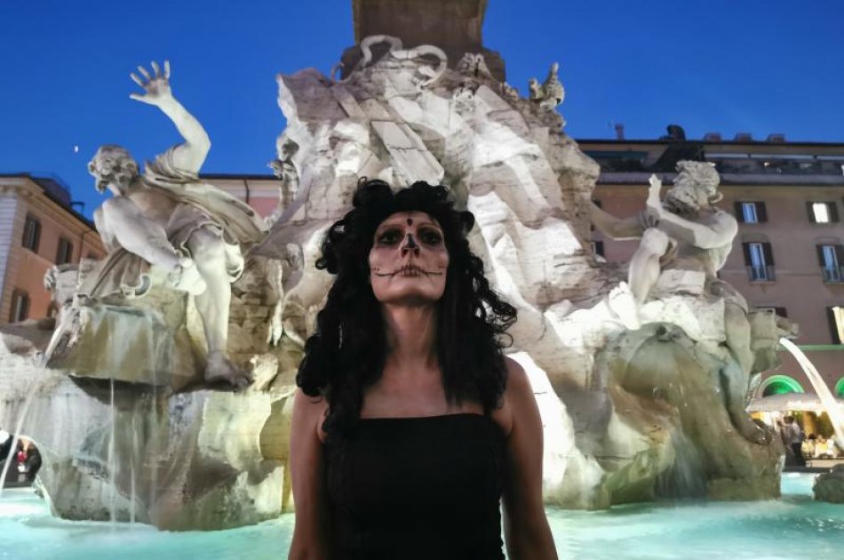 Take the Spooky Hop On Hop Off Tour Around the City 