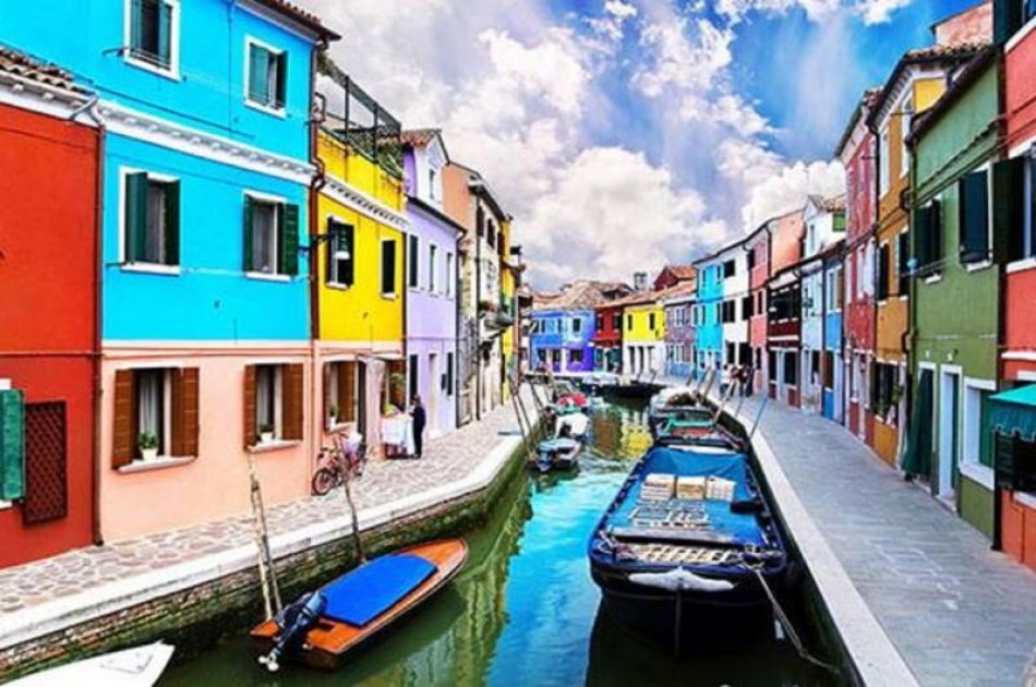 The Gems of the Lagoon: Murano and Burano