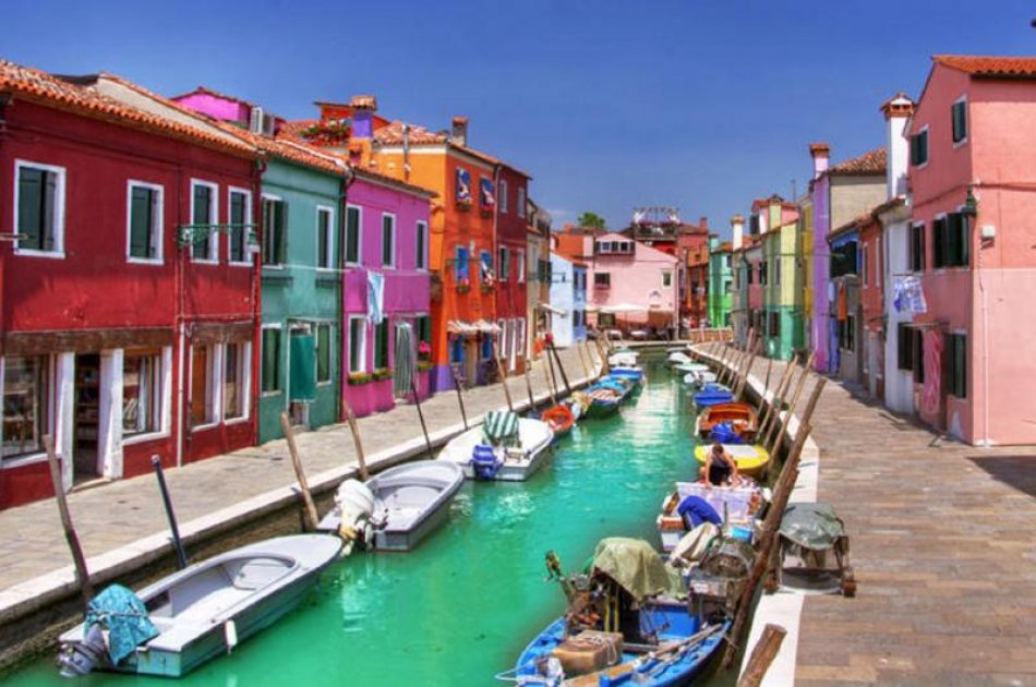 The Gems of the Lagoon: Murano and Burano
