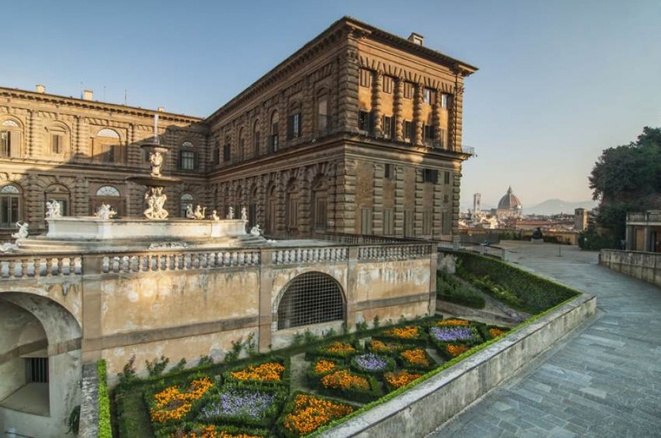 The Medicis Walking Tour