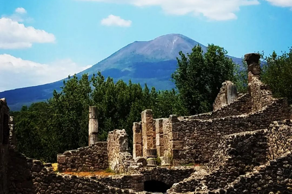 Unfold Pompeii and Its Ruins Day Trip from Rome