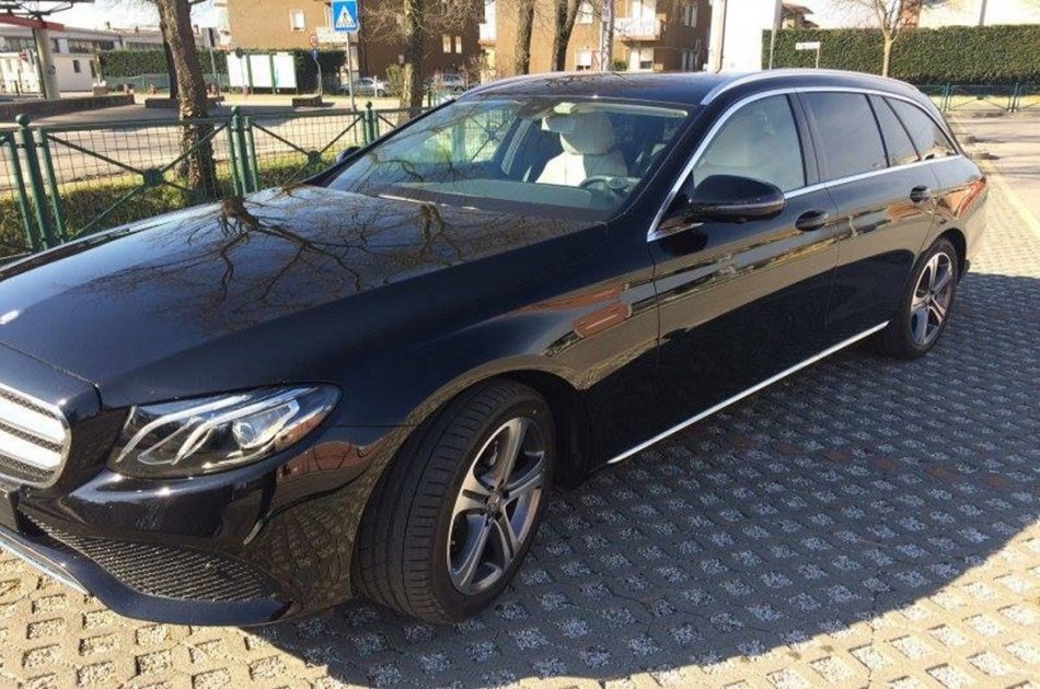 Venice Airport Private Arrivals Transfer by sedan