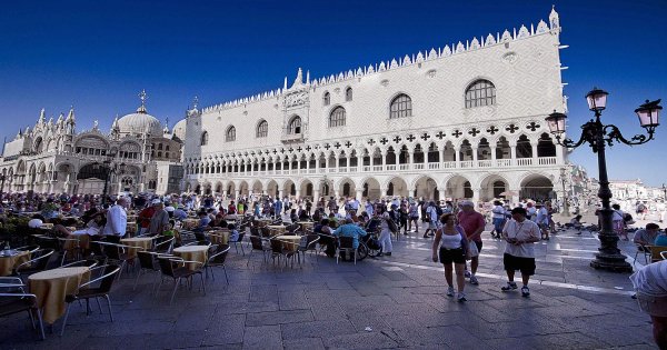 Visit The Doge's Palace - Stunning Building and Architectural Masterpiece 