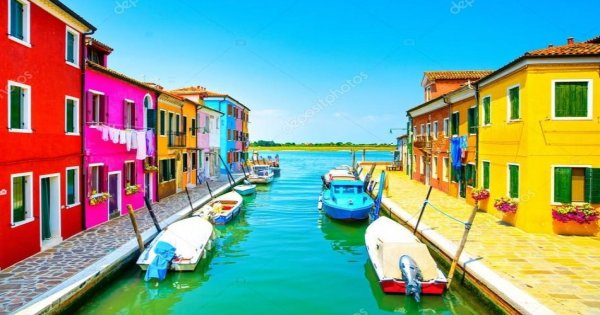 Visit the Islands of the Lagoon: Murano & Burano