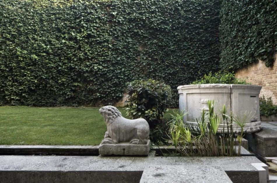 Visit the places of Carlo Scarpa in Venice