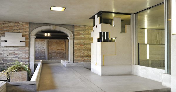 Visit the places of Carlo Scarpa in Venice