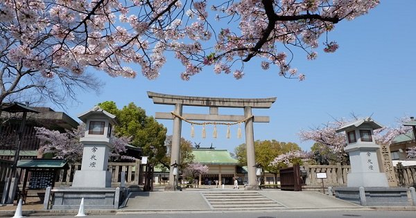 Osaka Shrine and Temple Tour
