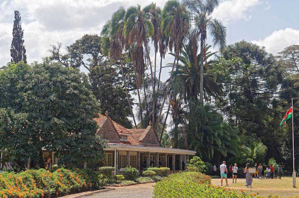 3 hour Tour of Karen Blixen Museum and Giraffe centre