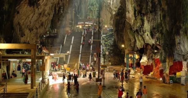 Kuala Lumpur Suburbs and Batu Caves