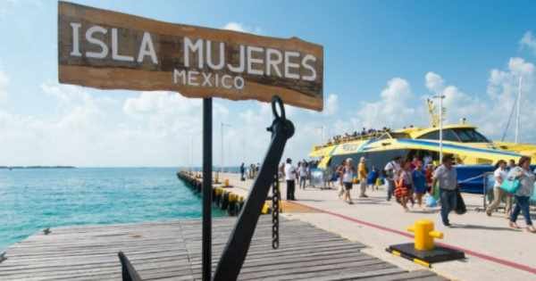 4 Hour Isla Mujeres 42 Feet Deluxe Catamaran Tour (up to 30 people)
