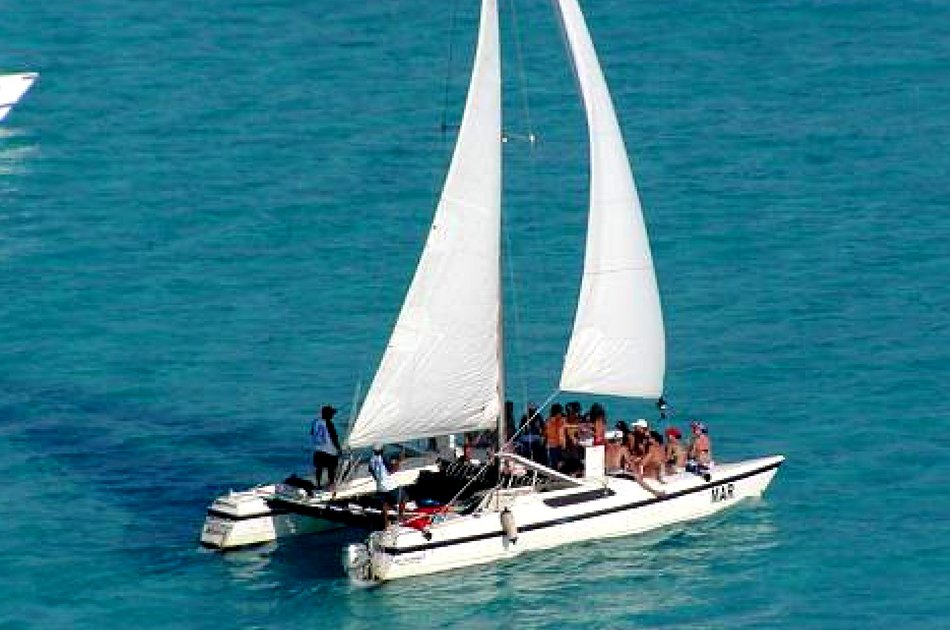 4 Hour Isla Mujeres Catamaran Mr 36 (up to 20 people)