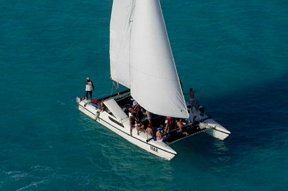 4 Hour Isla Mujeres Catamaran Mr 36 (up to 20 people)