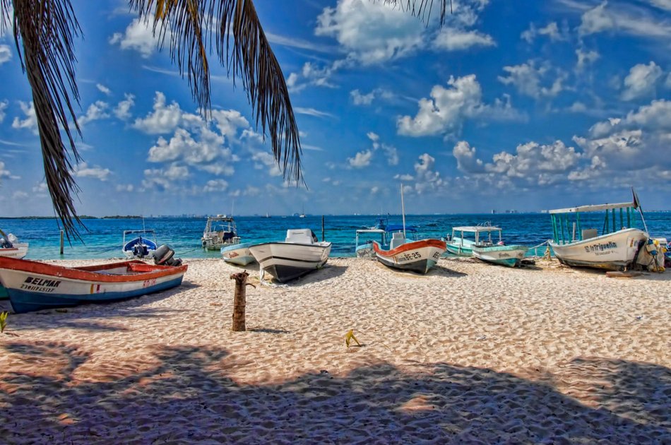 4 Hour Isla Mujeres Catamaran Mr 36 (up to 20 people)