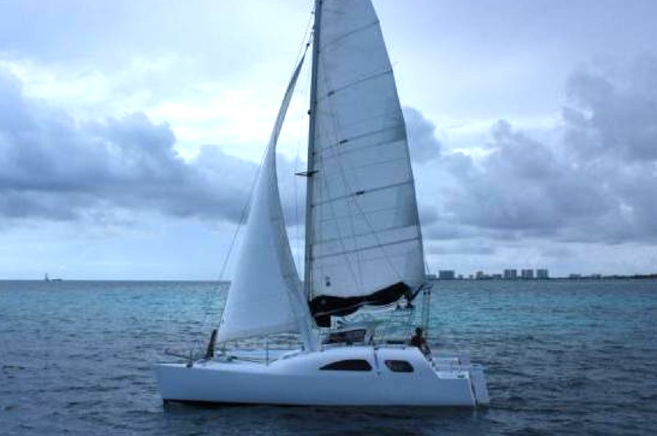 4 Hour Isla Mujeres Nalgone Catamaran 30' (up to 12 people)