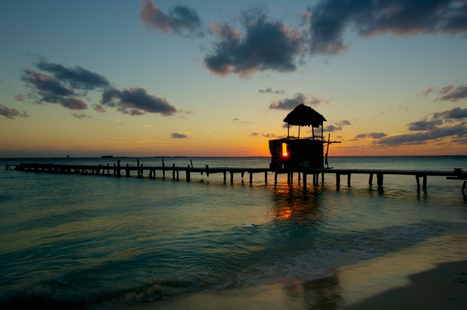 4 Hour Isla Mujeres Nalgone Catamaran 30' (up to 12 people)