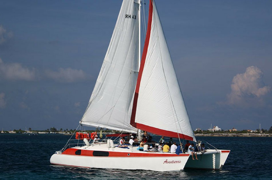 7 Hours Aventuras Catamaran Private Tour (up to 40 people)