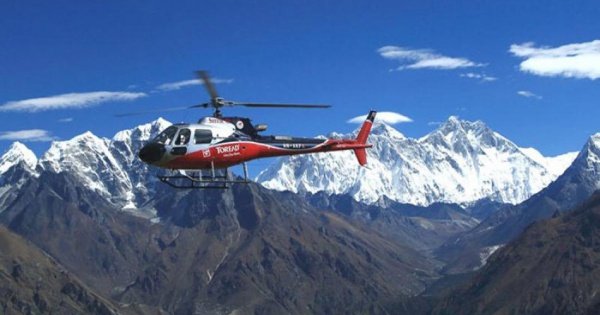 Everest Heli Tour With Breakfast in Syangboche