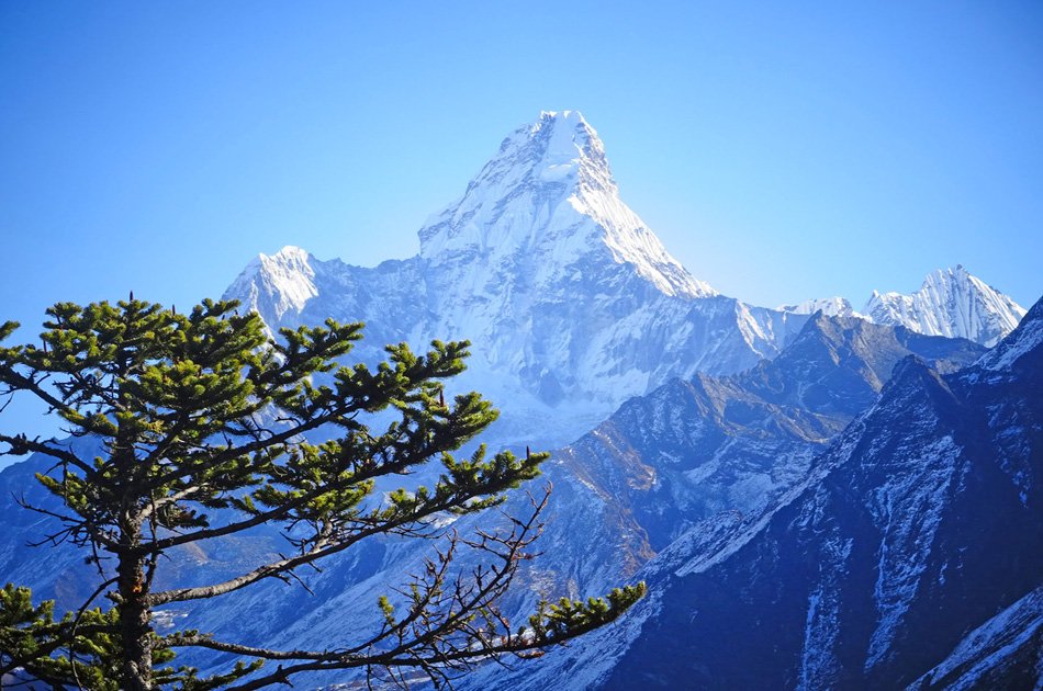 Everest Heli Tour With Breakfast in Syangboche