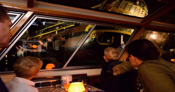 Cosy Evening Canal Cruise Amsterdam 