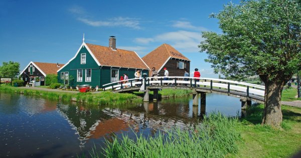 Discover Zaanse Schans With This Sightseeing Big Bus Tour