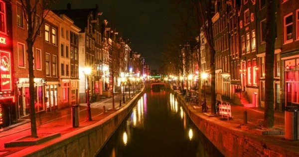 Fascinating Private Tour of The Red Light District in Amsterdam
