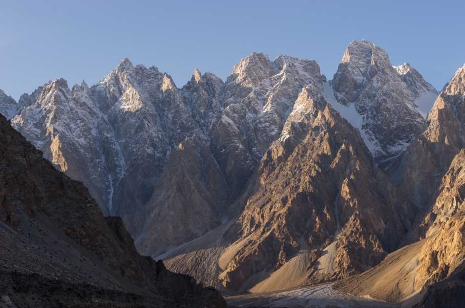07 Day Trek Through Islamabad, Hunza, Karimabad & Khunjerab Pass from Lahore