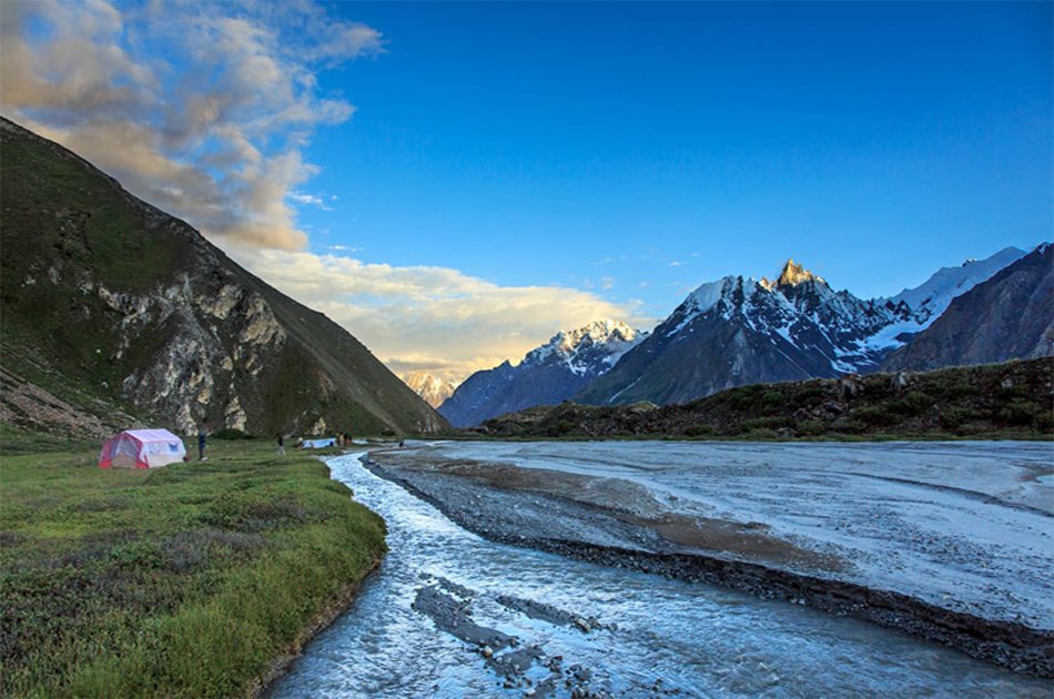 19 Days Trek Snow Lake & Biafo & Hispar Glaciers Skardu Balistan Pakistan