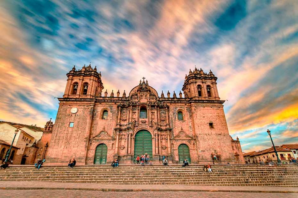 Machu Picchu vacations 4 days & Cusco Sacred Valley